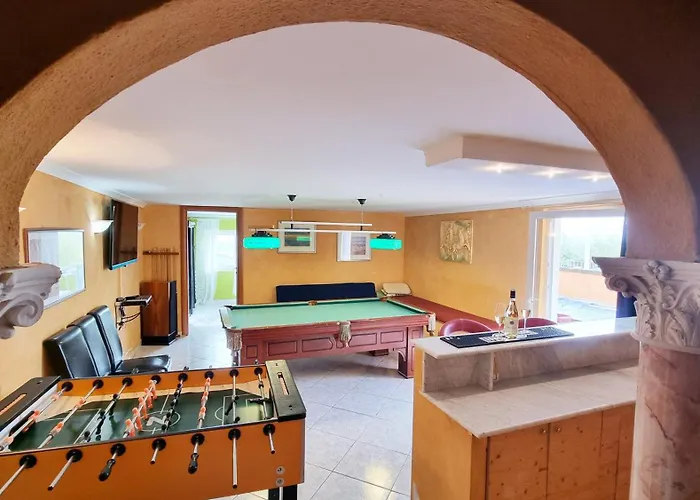 Bellavista-spa Jacuzzi Sauna Pool Bozza